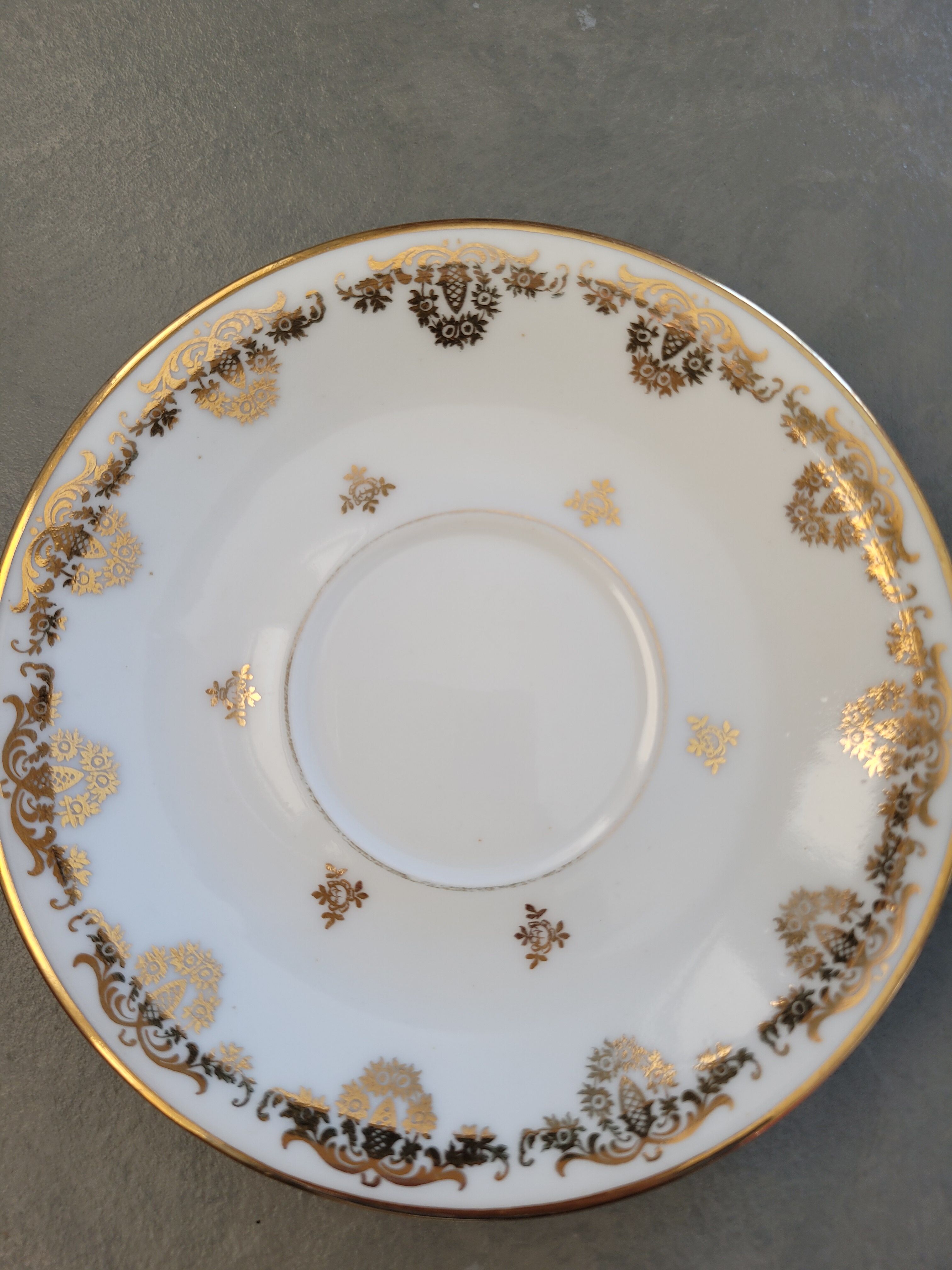 Set of 4 tea or coffee cups in Limoges porcelain