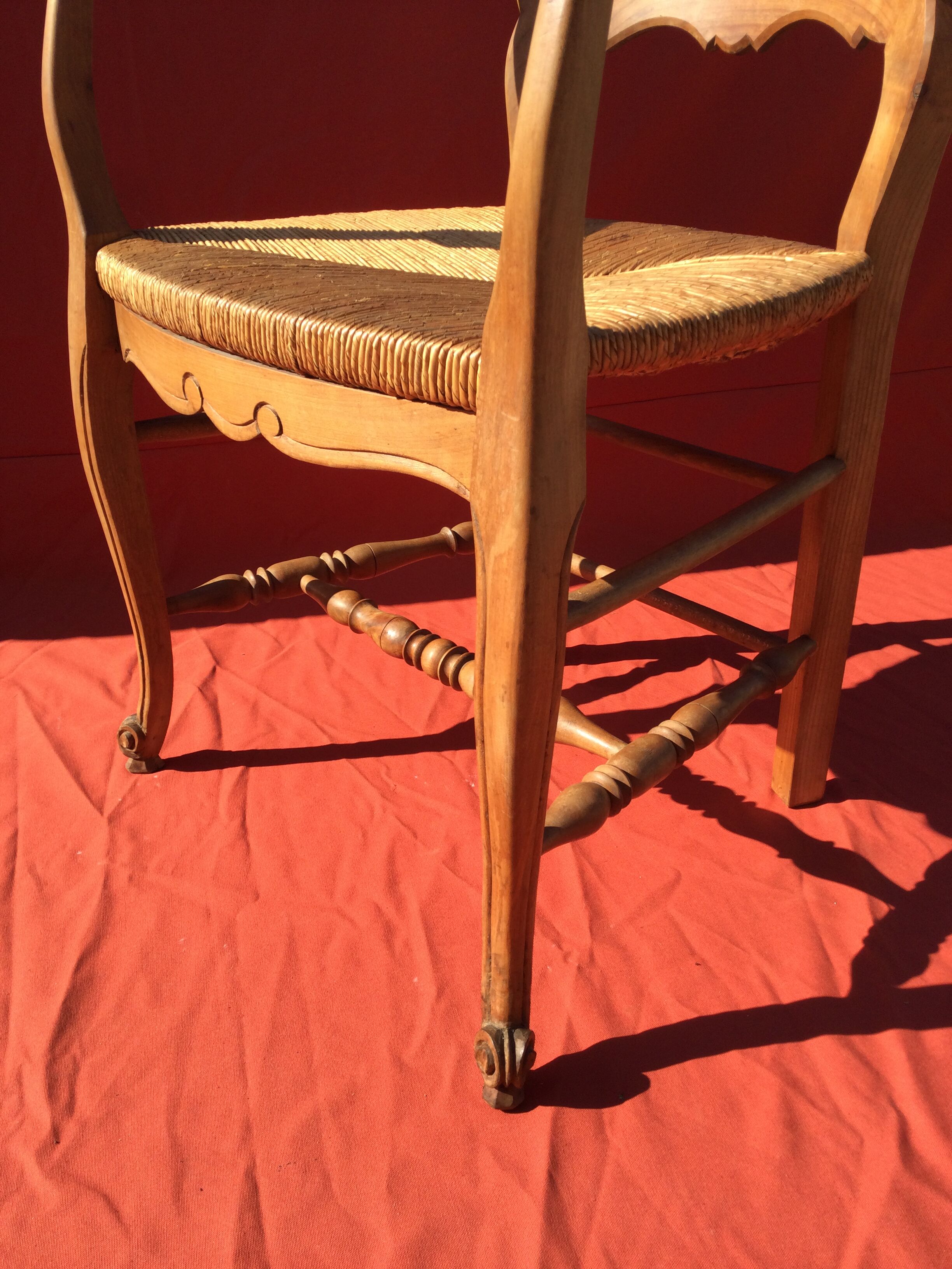 Rustic chair Louis XV mulched in cherry