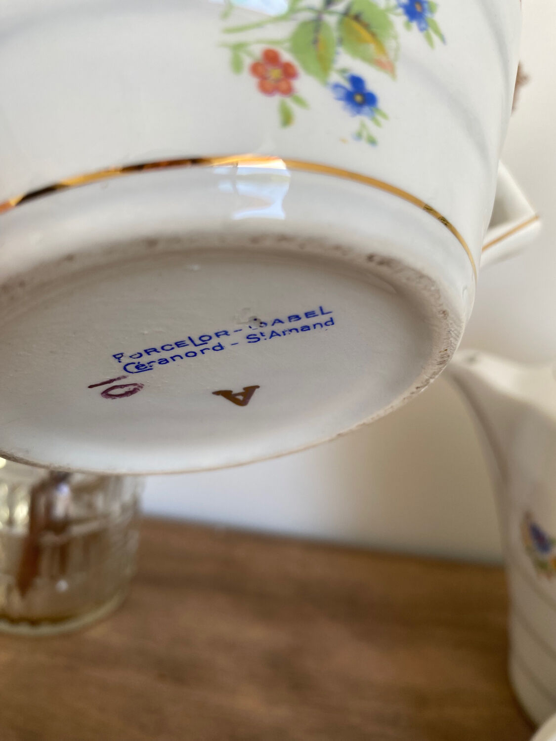 Porcelain coffee pot and sugar bowl