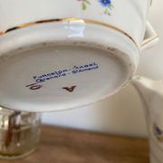 Cafetière et sucrier en porcelaine