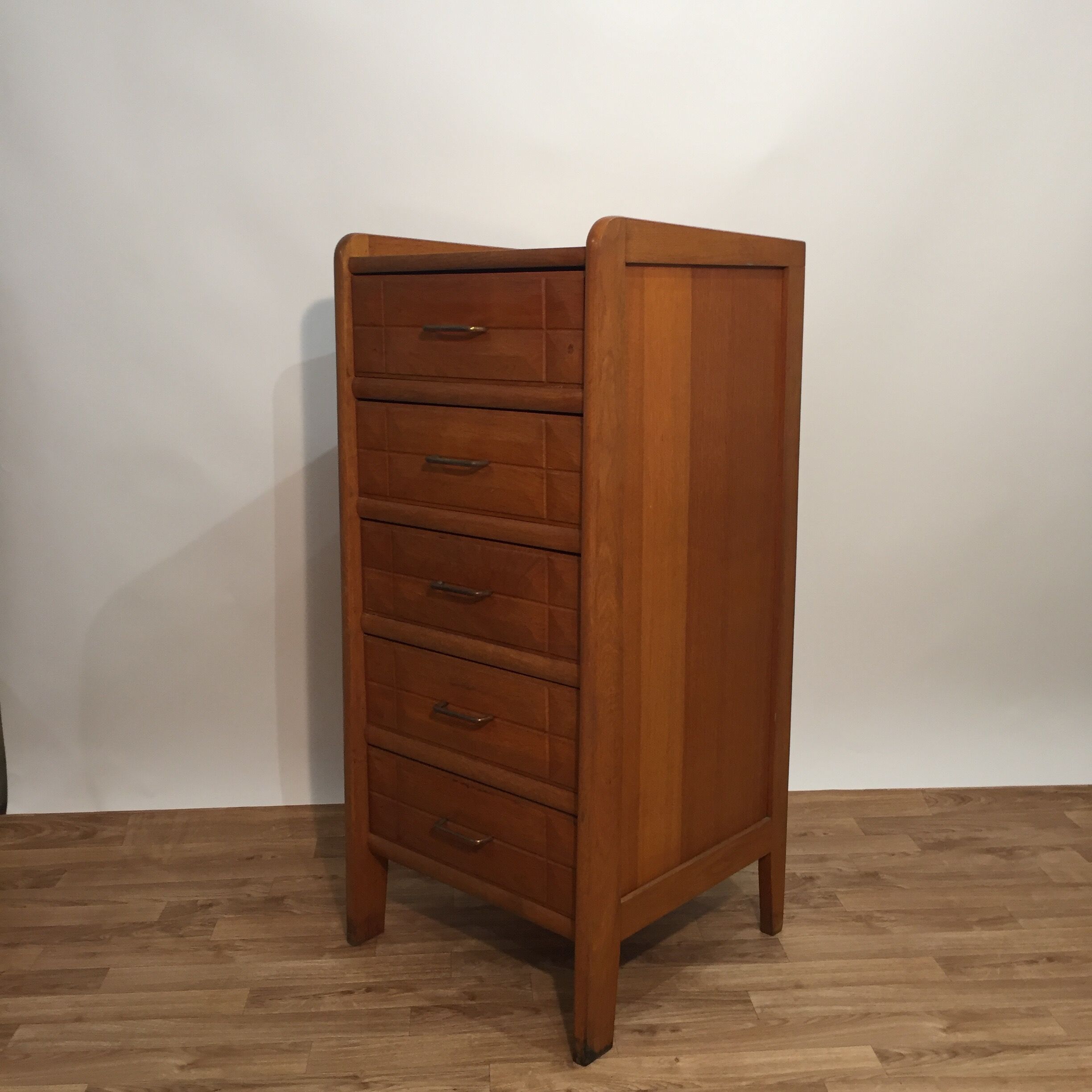 Dresser 50s