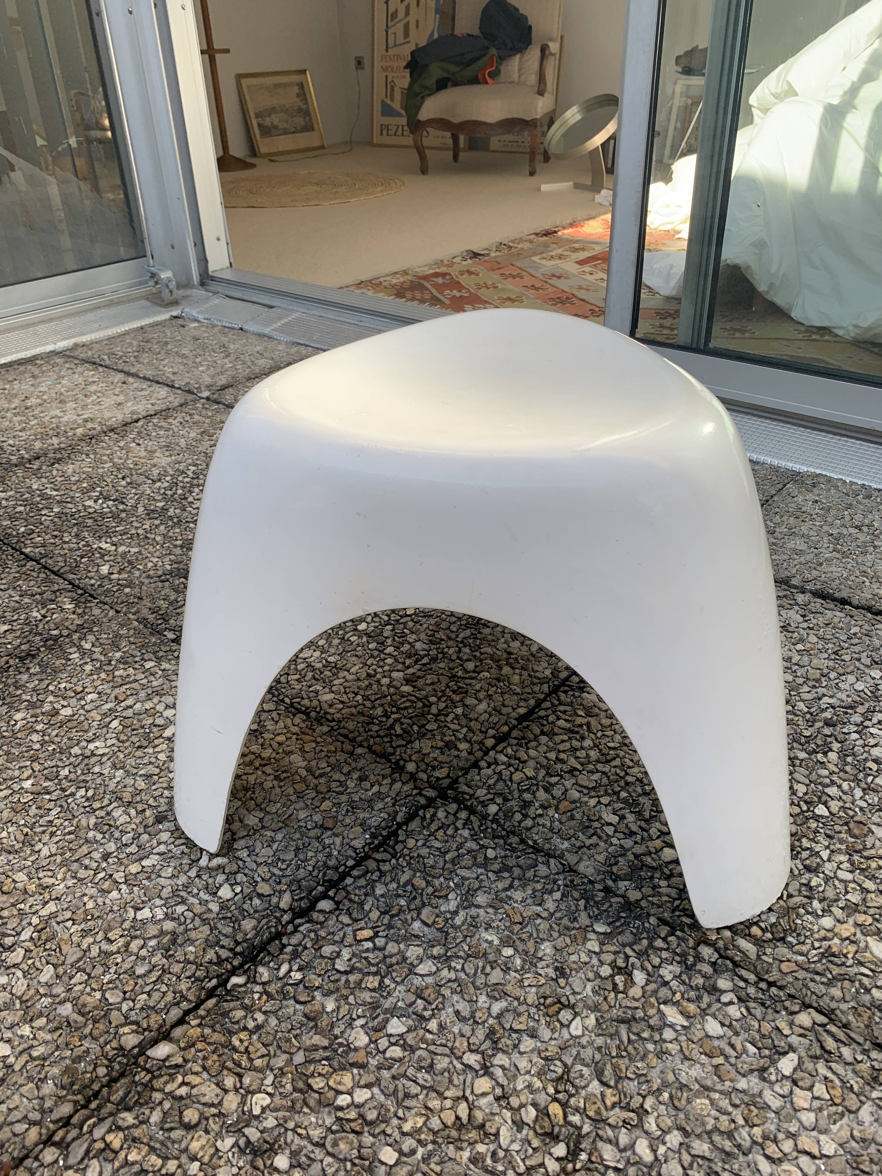 Sori yanagi fiberglass elephant stool