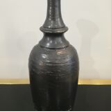 Vase en terre cuite émaillée noire, signé Jean Marais