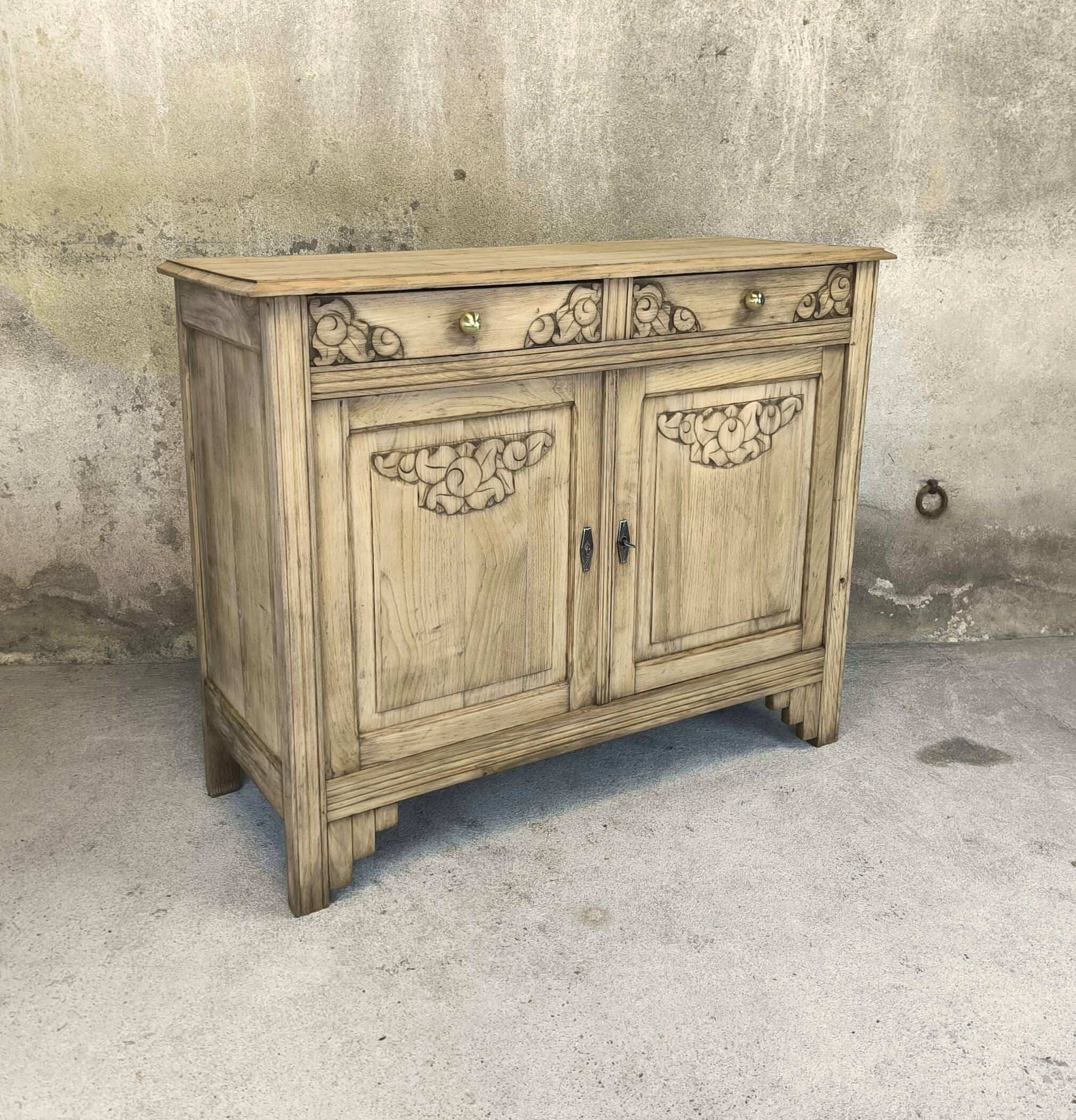 Buffet parisien vintage art déco en bois massif.