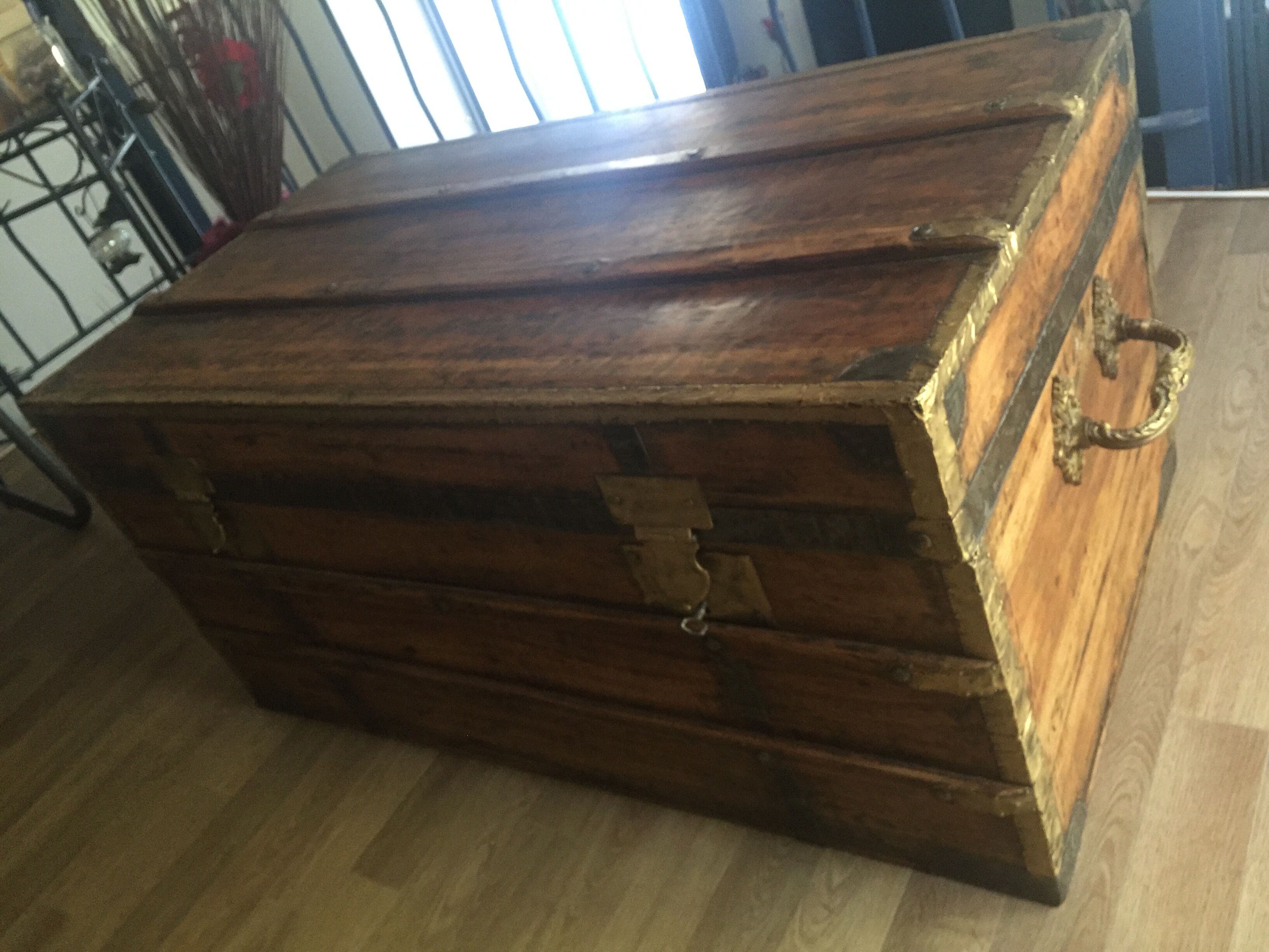 Old trunk in camphier and brass