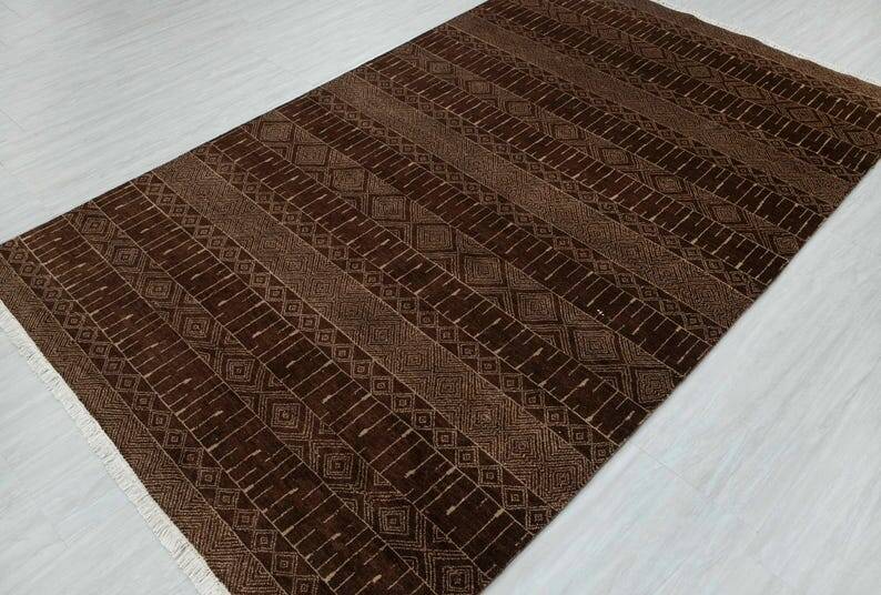 Traditional hand-knotted rug 150/250cm