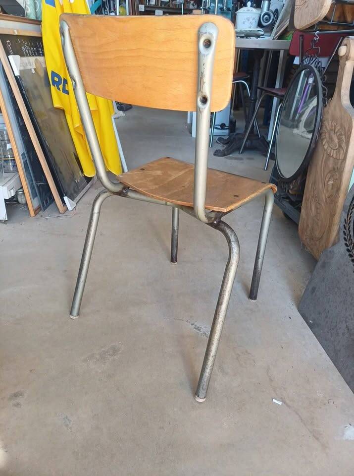 Chaise d'école vintage / industrielle
