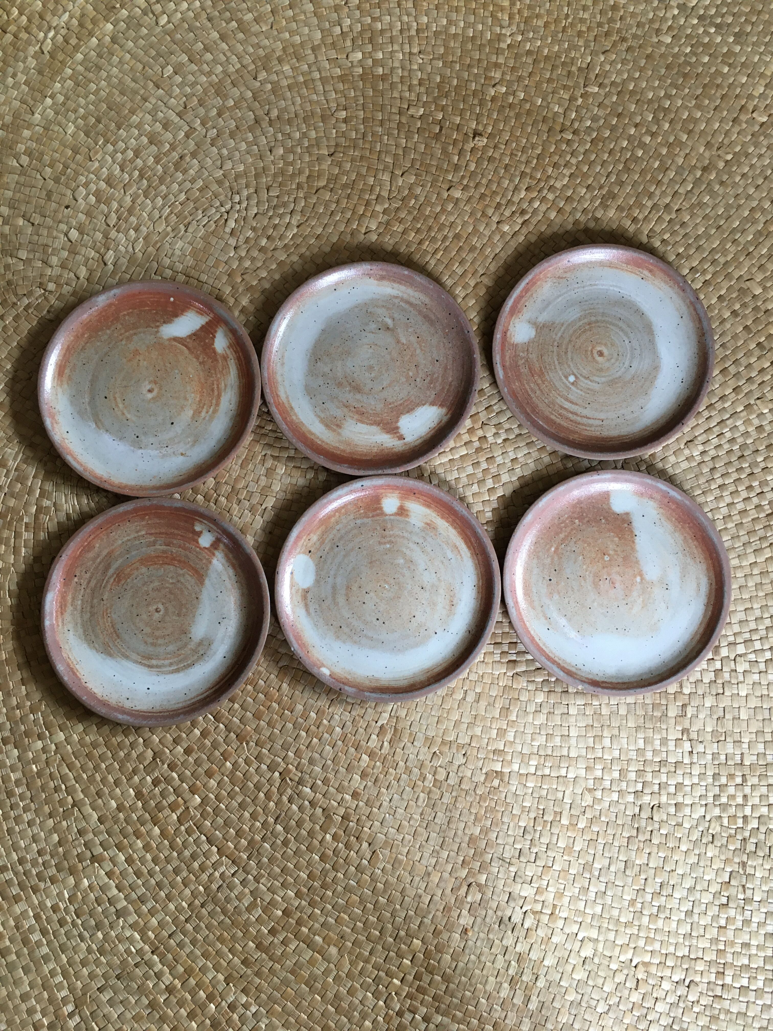 Series of 6 dessert plates in sandstone