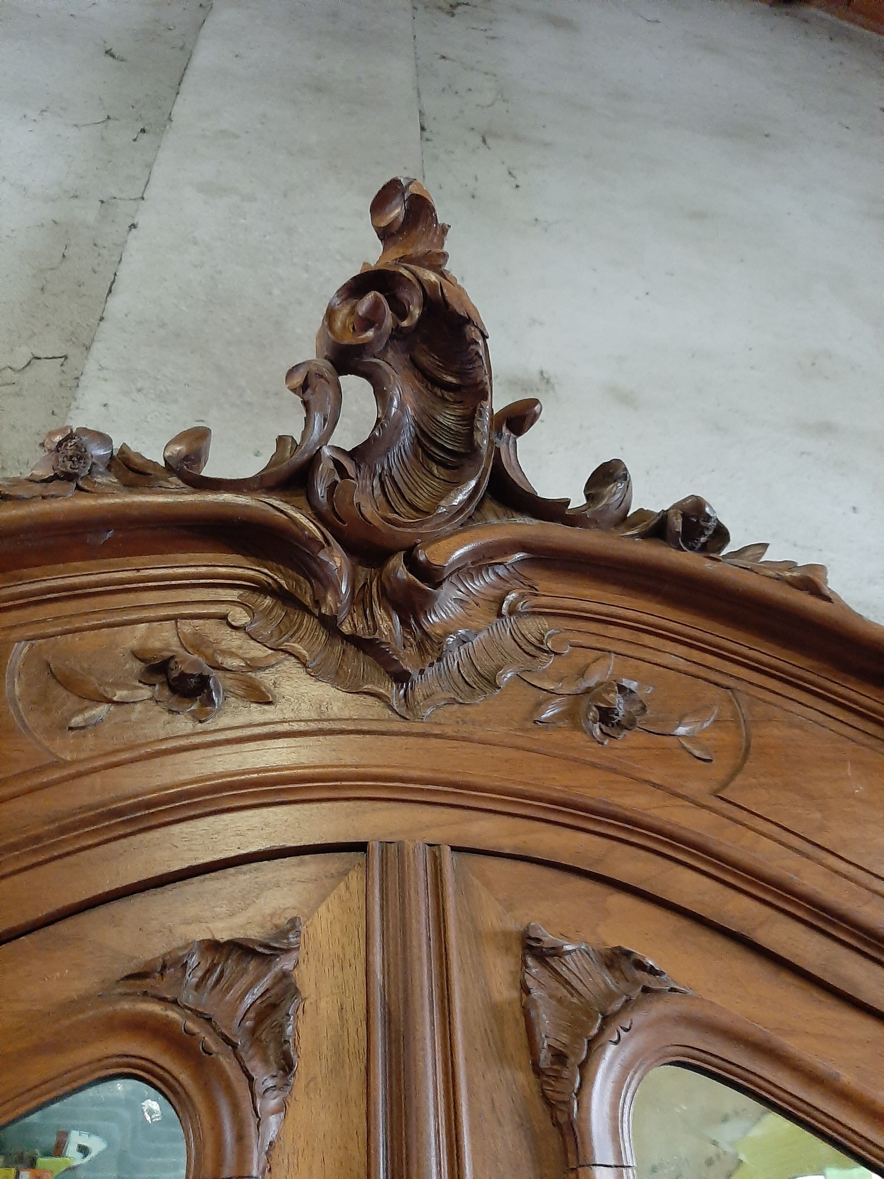 Three-bedroom louis XV-style cupboard with biseauté ice