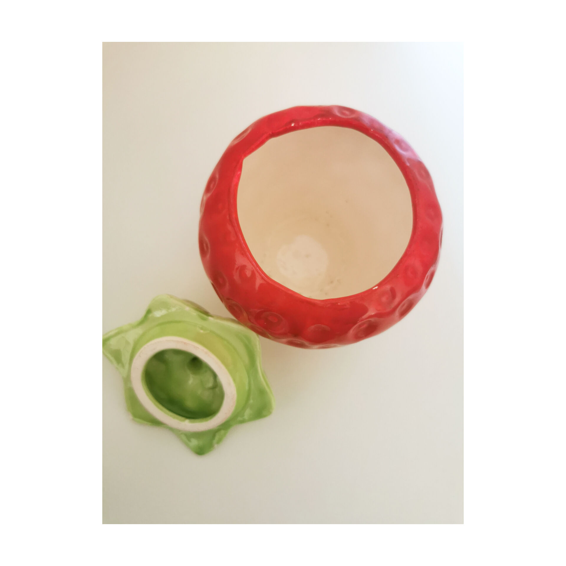Strawberry ceramic box