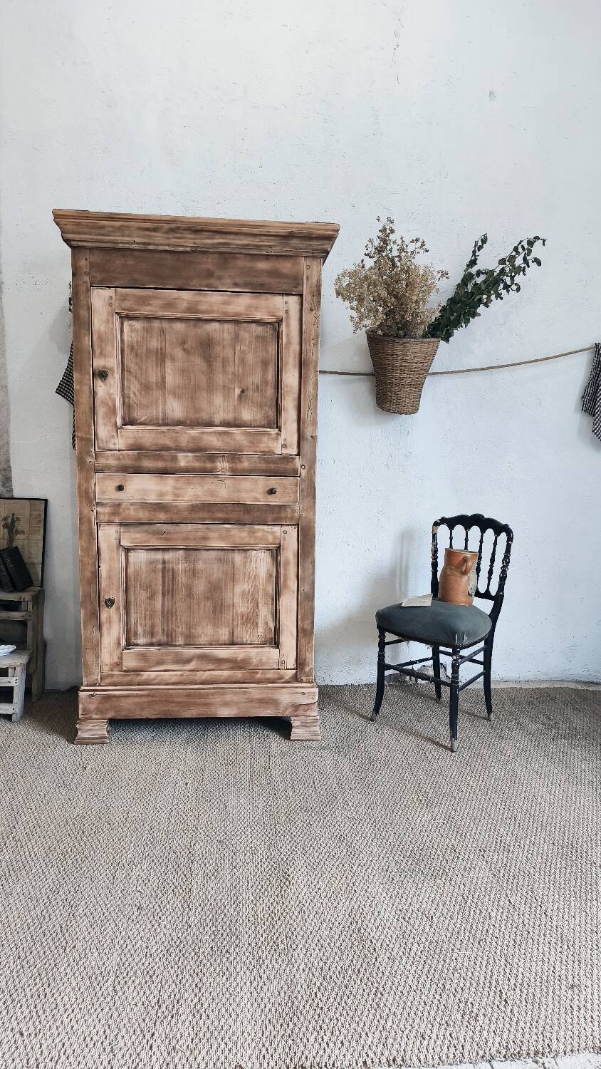 Wardrobe / standing man