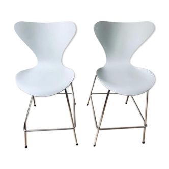 Pair of high chairs by Arne Jacobsen for Frtiz Hansen