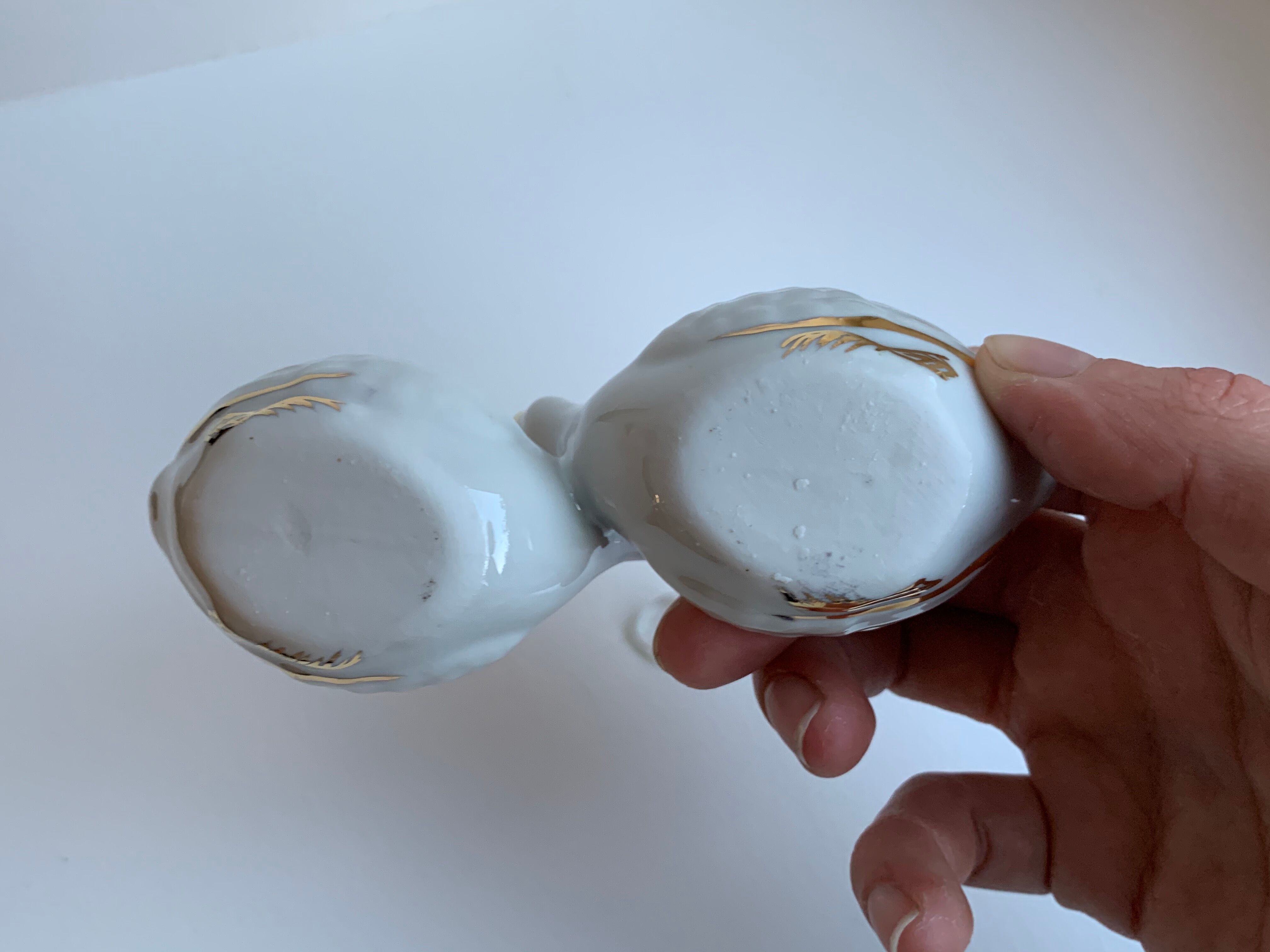 Ceramic pepper shaker in the shape of swans 60s