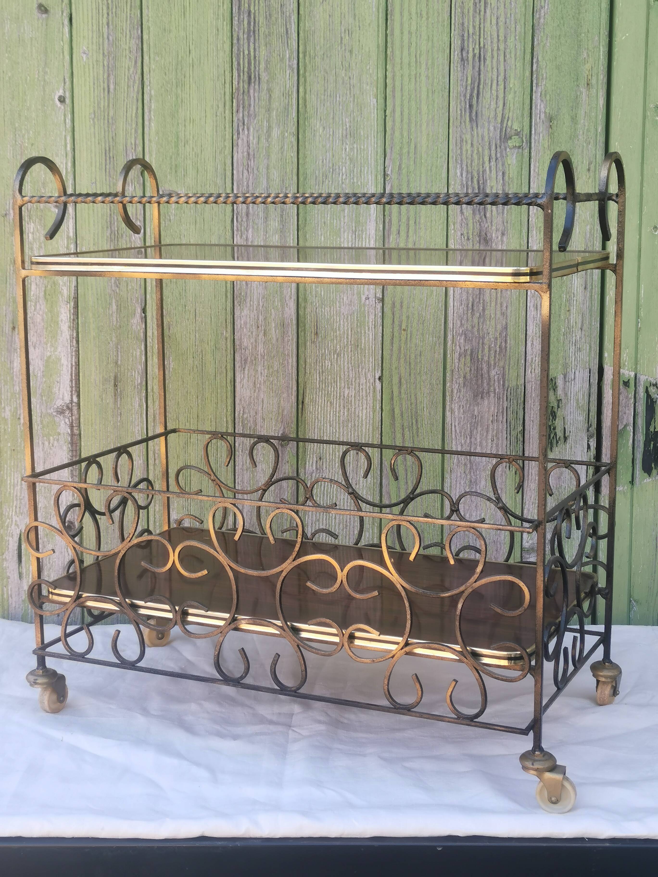 “Vintage 60” rolling trolley
