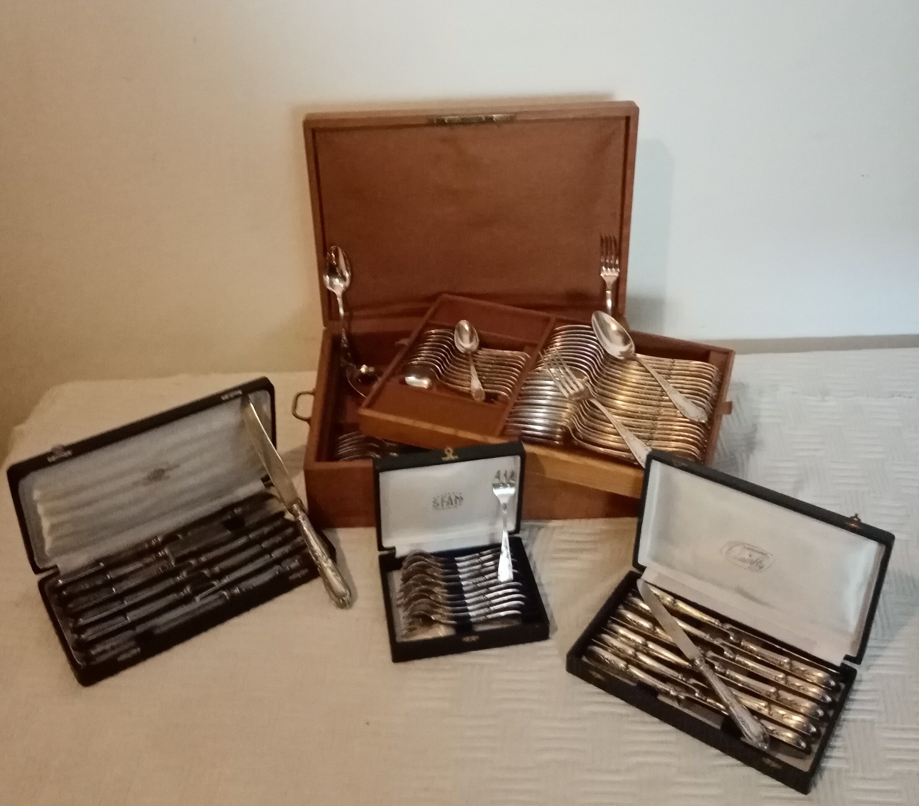 Housewife SFAM model Chambly rocker Louis XV silver metal wooden box