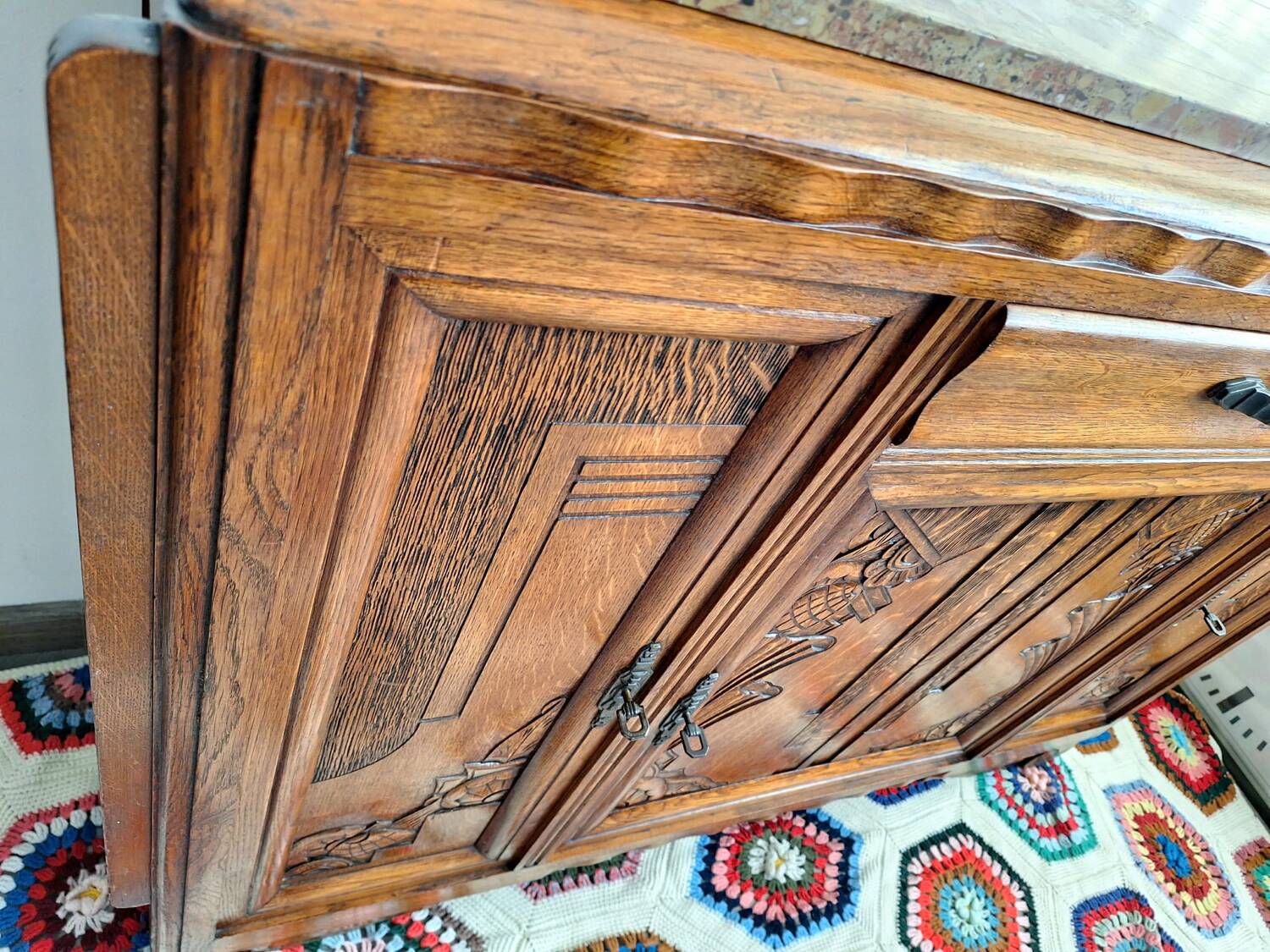 Buffet art déco plateau marbre, meuble vaisselier ancien