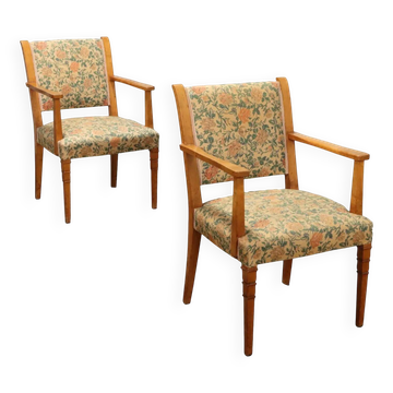 Pair of vintage armchairs from the 1950s in wood and fabric, Italy.