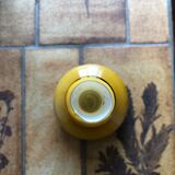 Vase looped soliflore in opaline yellow ochre