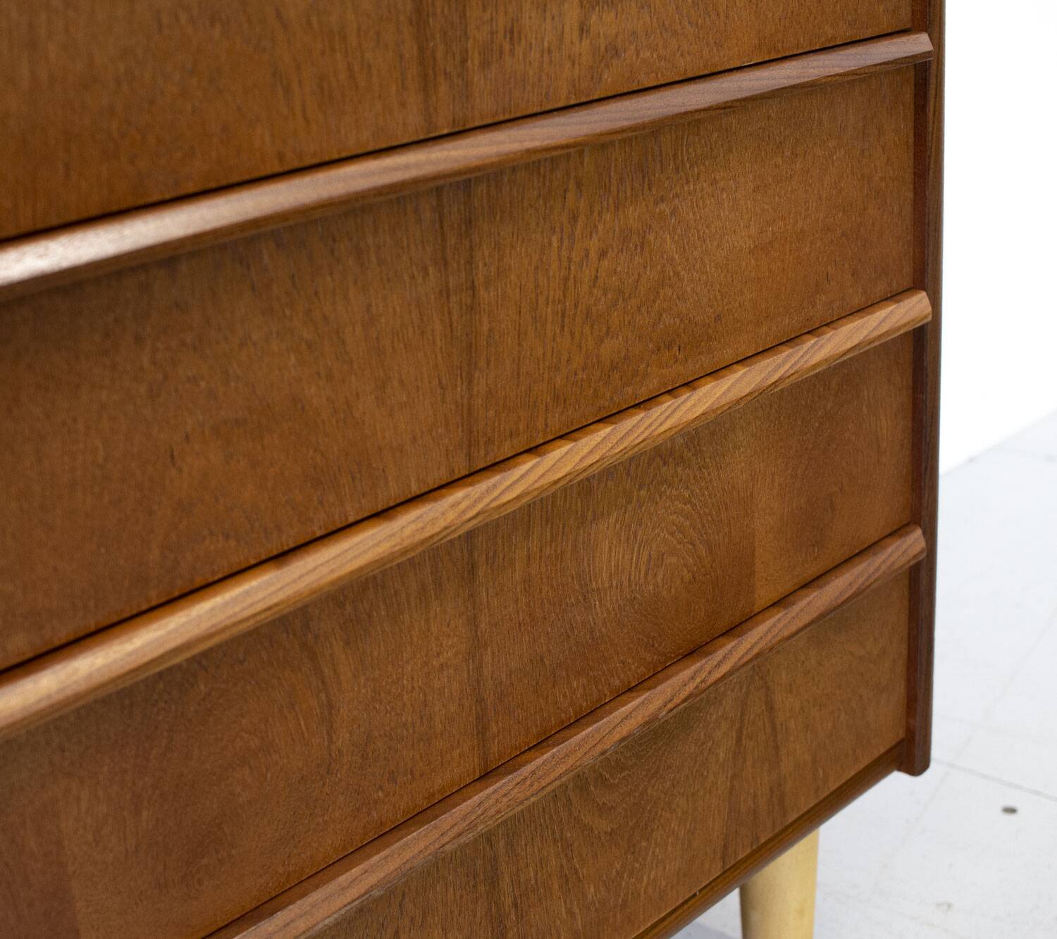 Commode danoise en teck par Hanbjerg, années 1960