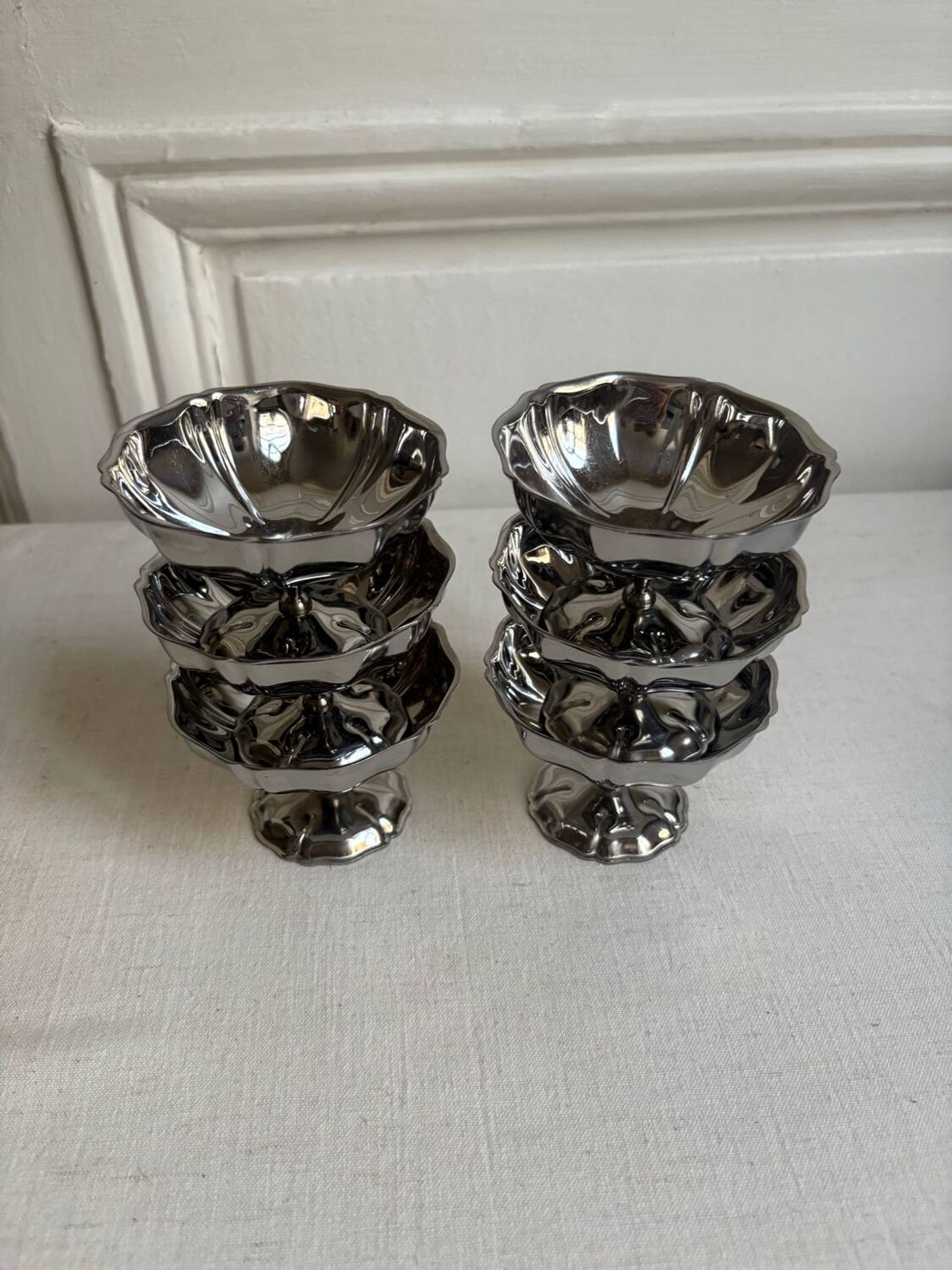 Set of 6 stainless steel ice cream bowls
