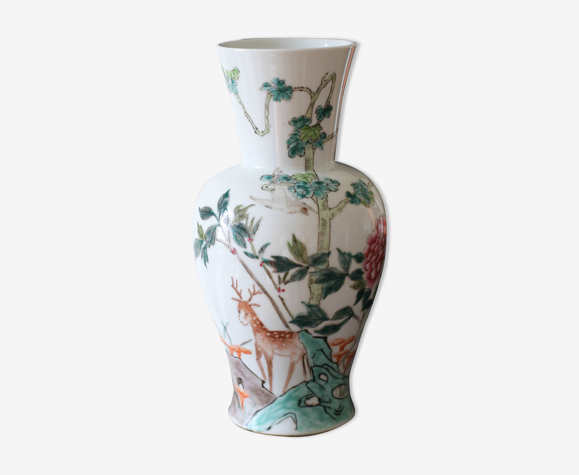 Vase chinois en porcelaine à décor d'un cerf