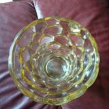 Vase verre jaune 18 cm de haut signé P. D'avesn France
