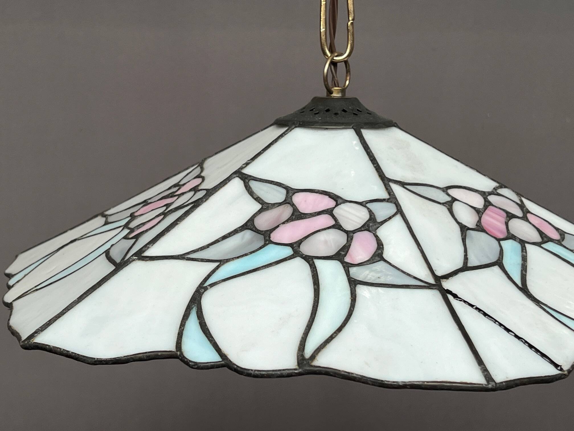 Suspension style Tiffany.