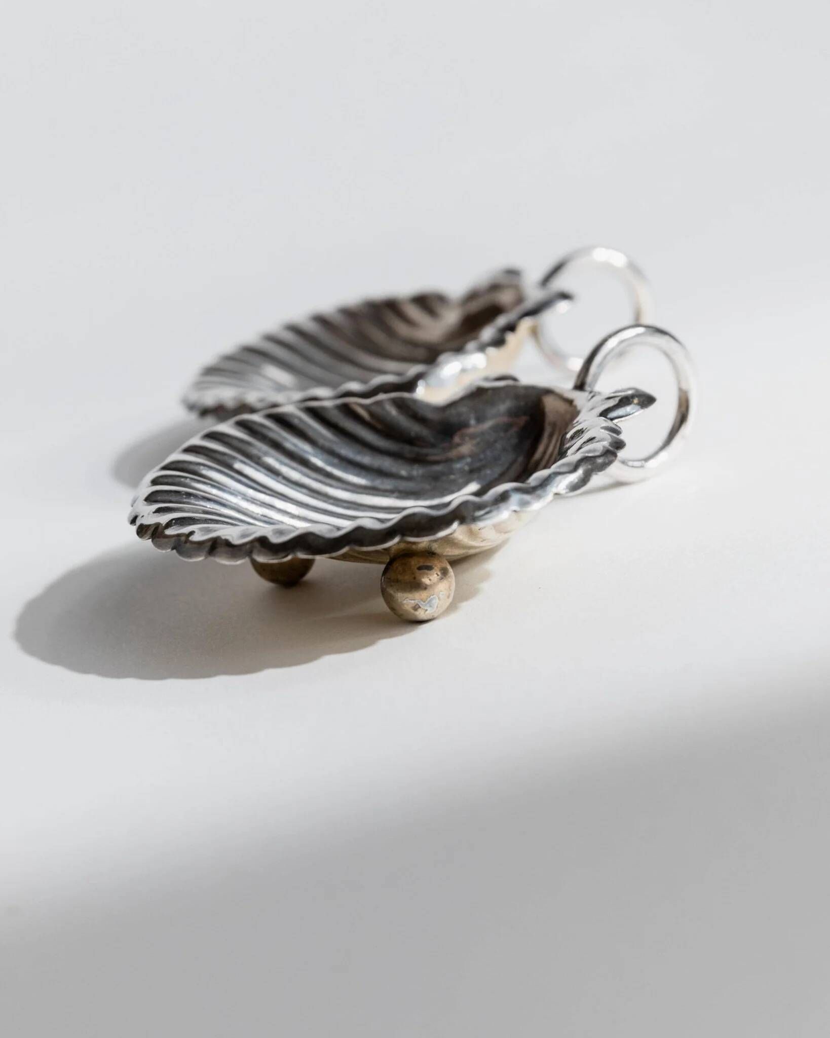 Silver-plated Shell Bowls, Set of 2, Vintage 1960s Italian Design, Silver Metal Condiment Dishes