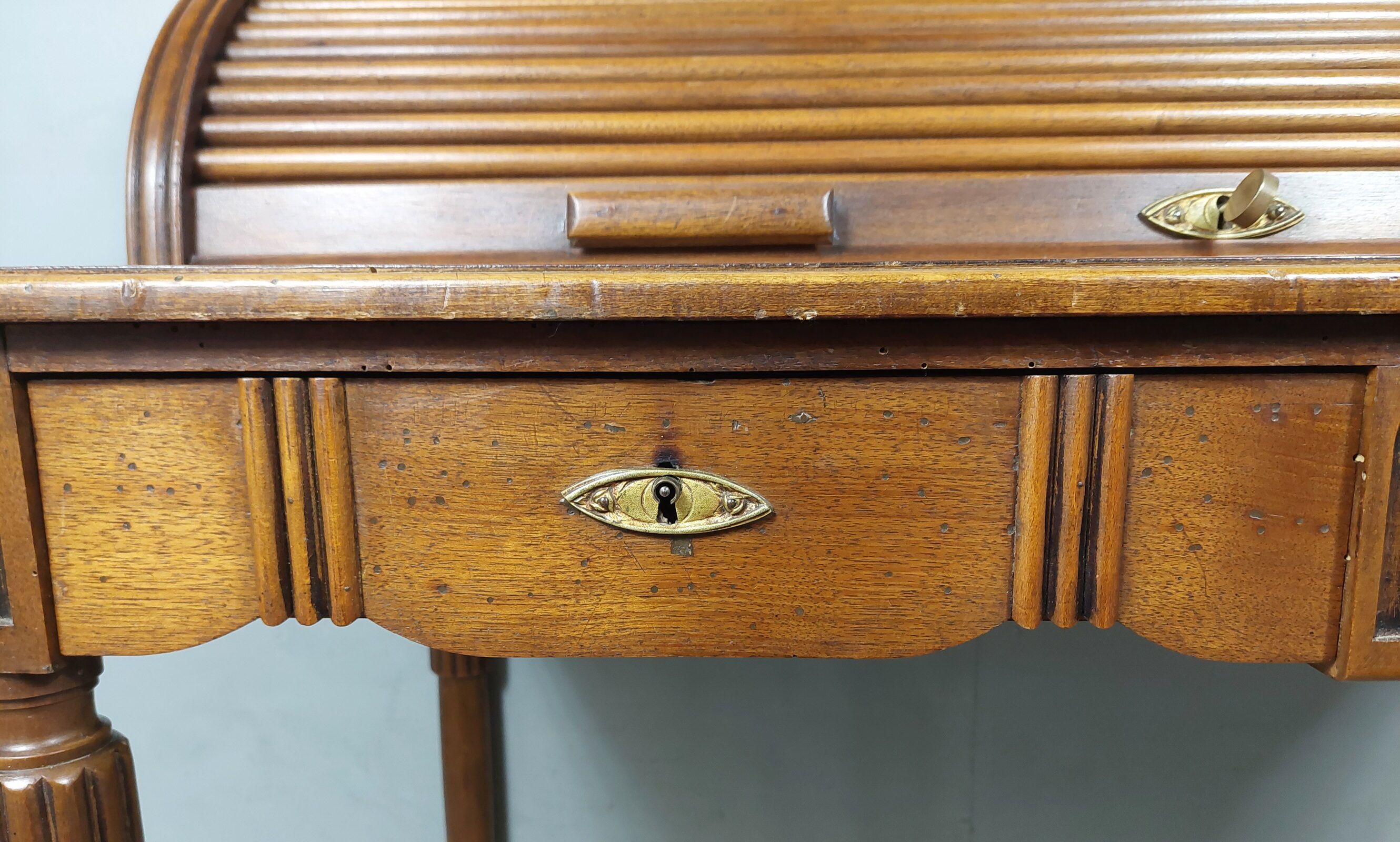 Art deco cylinder lady desk