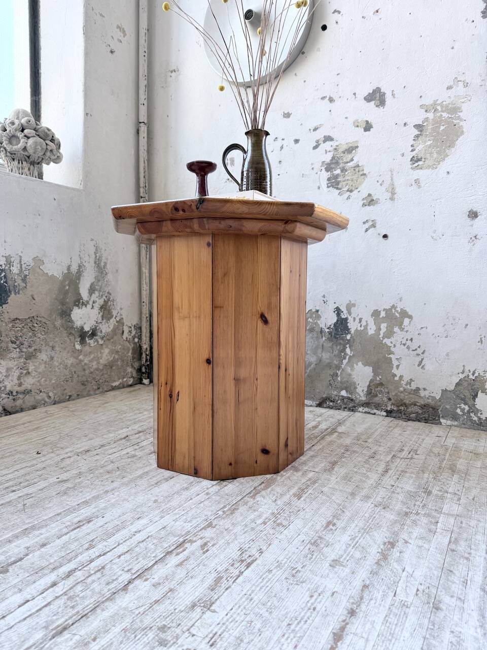 Hexagonal console table guéridon Regain pine 1970