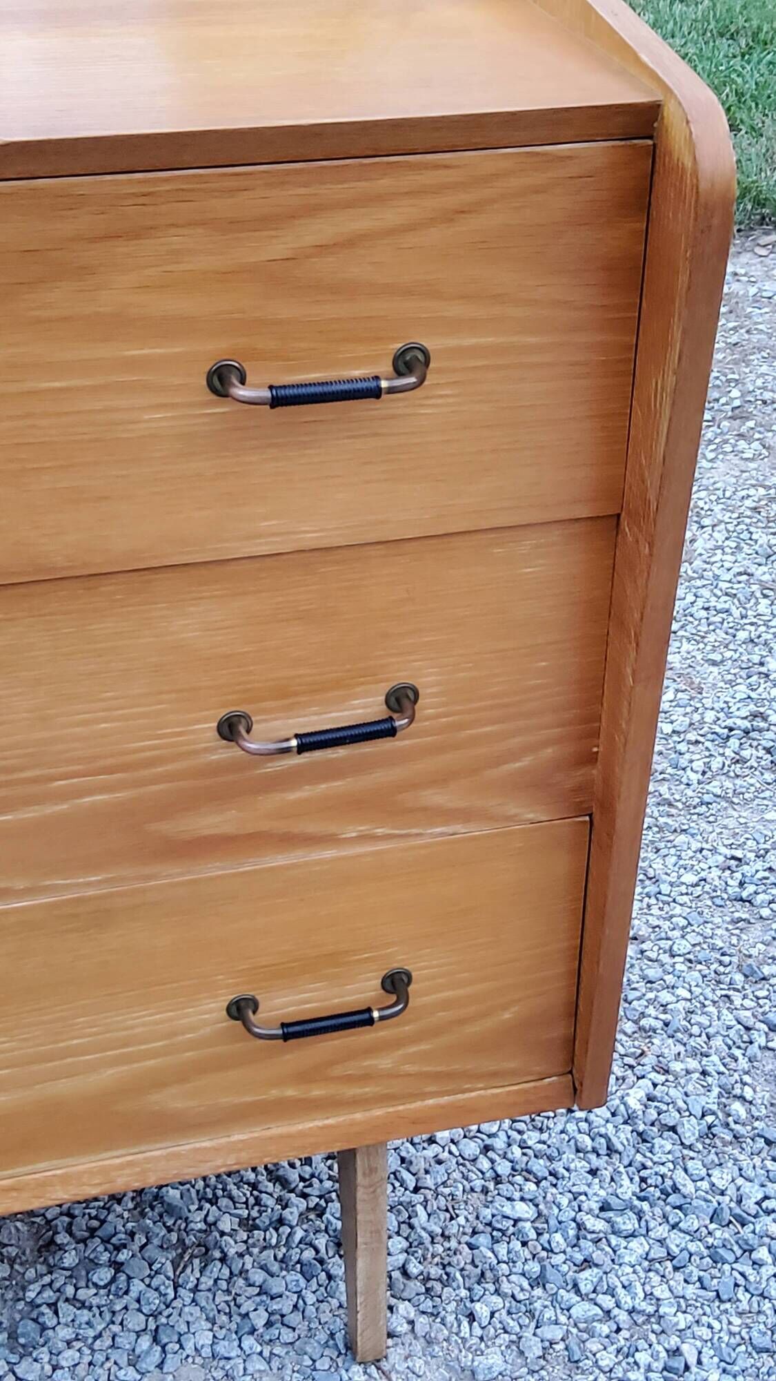 Vintage chest of drawers in golden blond oak legs compass and fins 3 drawers from the 50s