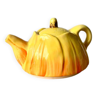 Vintage flower slip teapot
