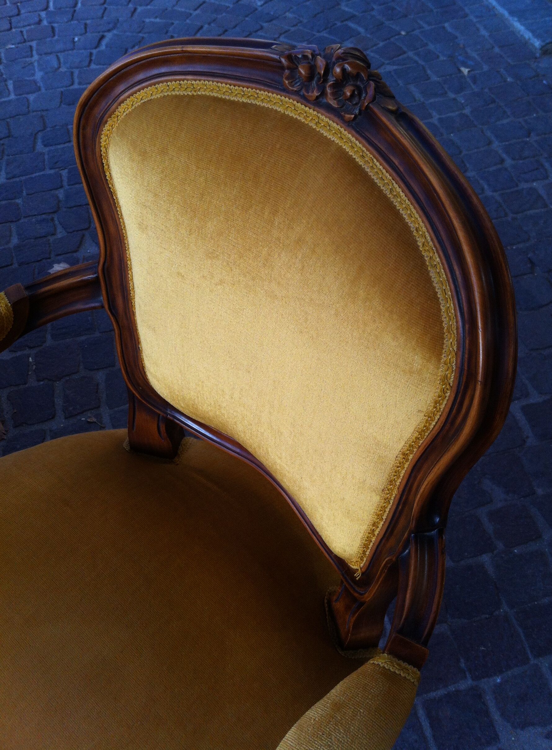 Fauteuil cabriolet style Louis XV