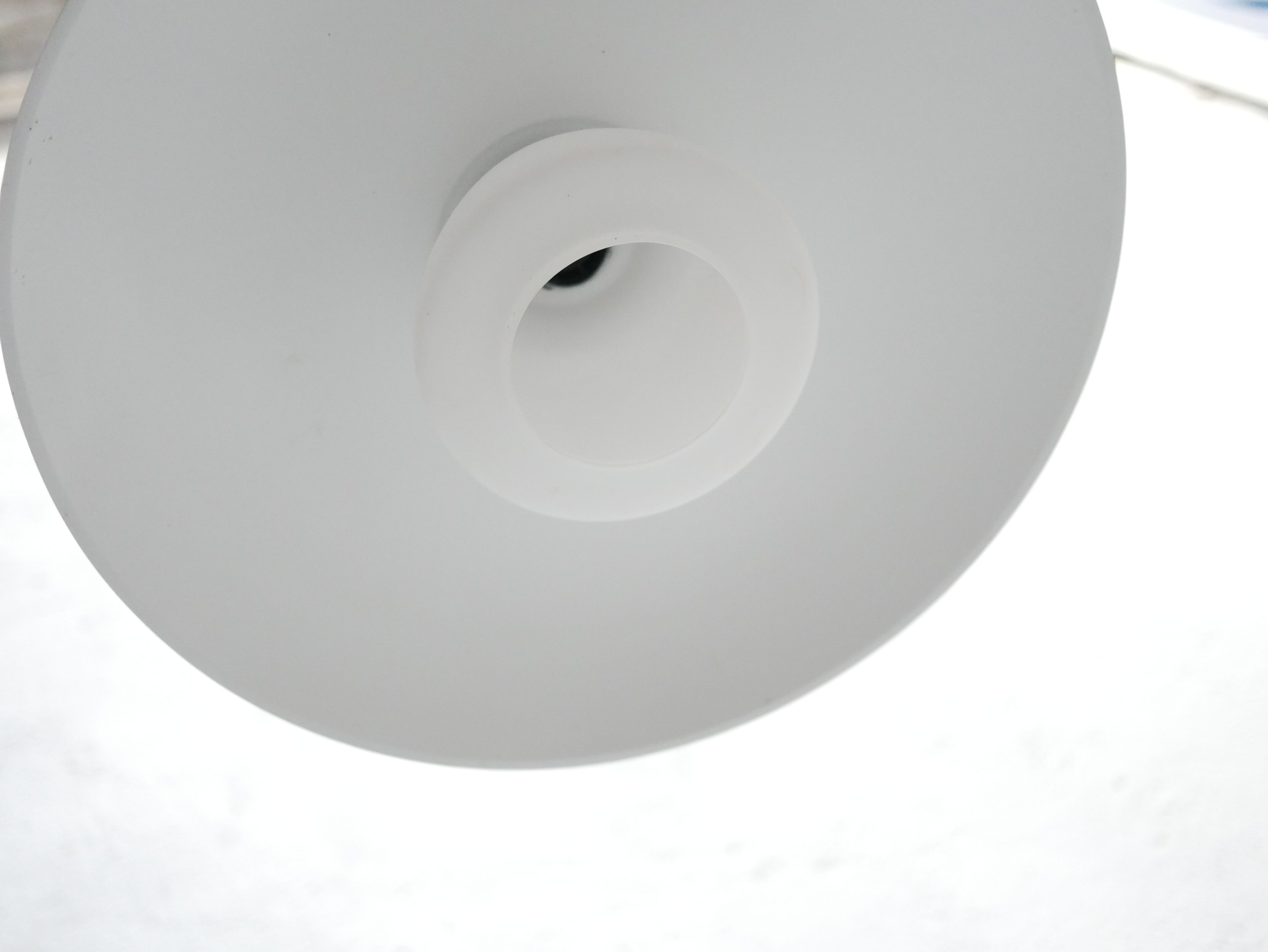 Suspension up and down vintage white