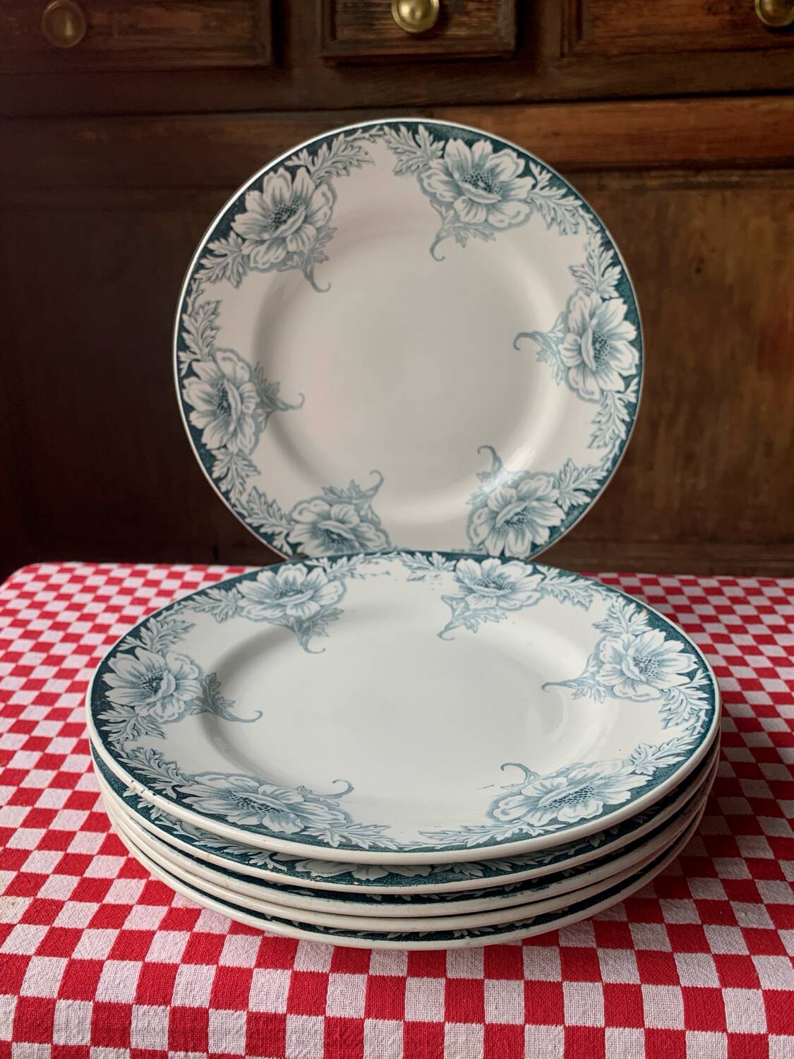 Six assiettes plates terre de fer 1900s St Amand Hamage Suzanne