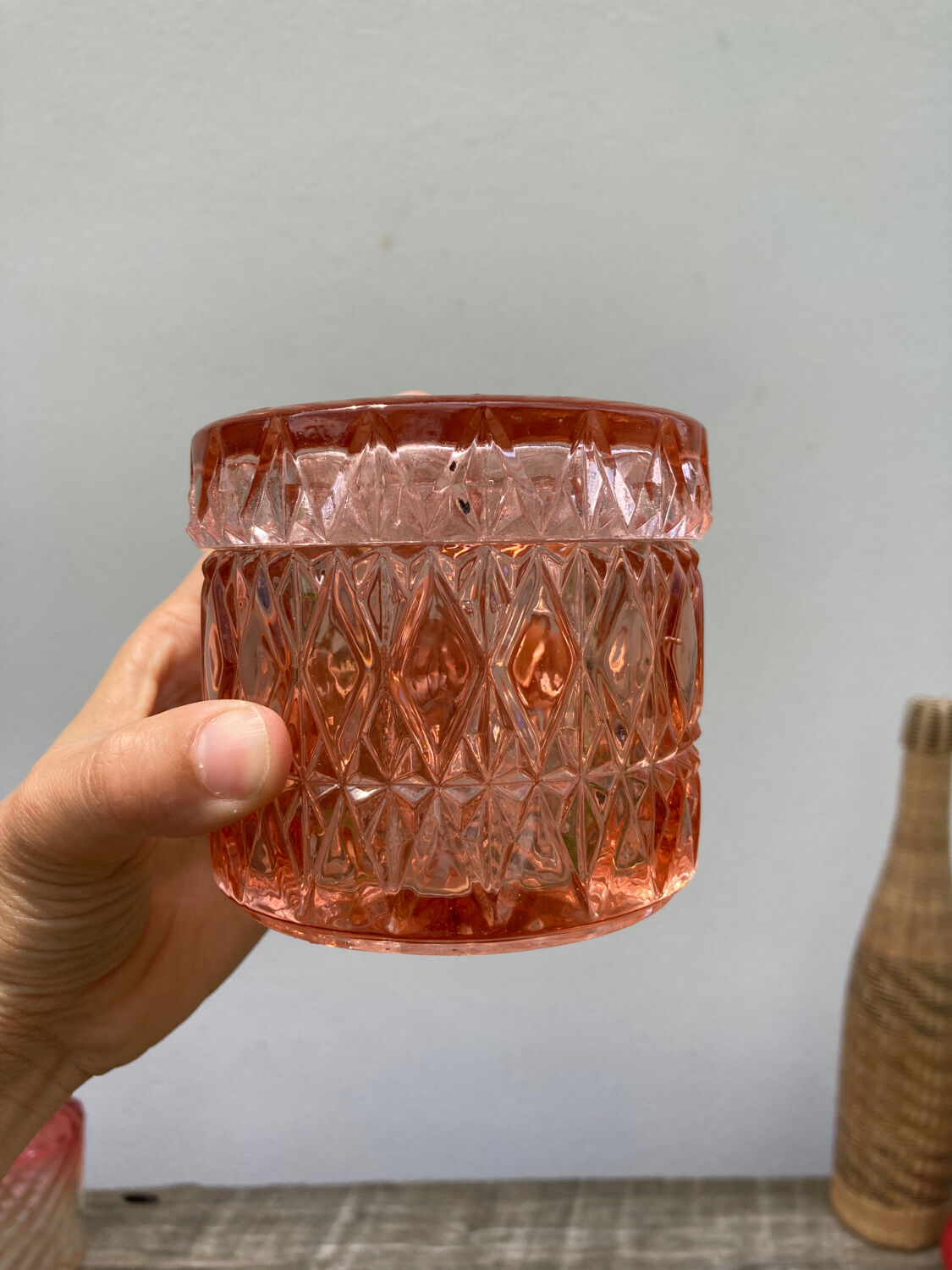 Powder box for Art Deco jewelry in pink crystal