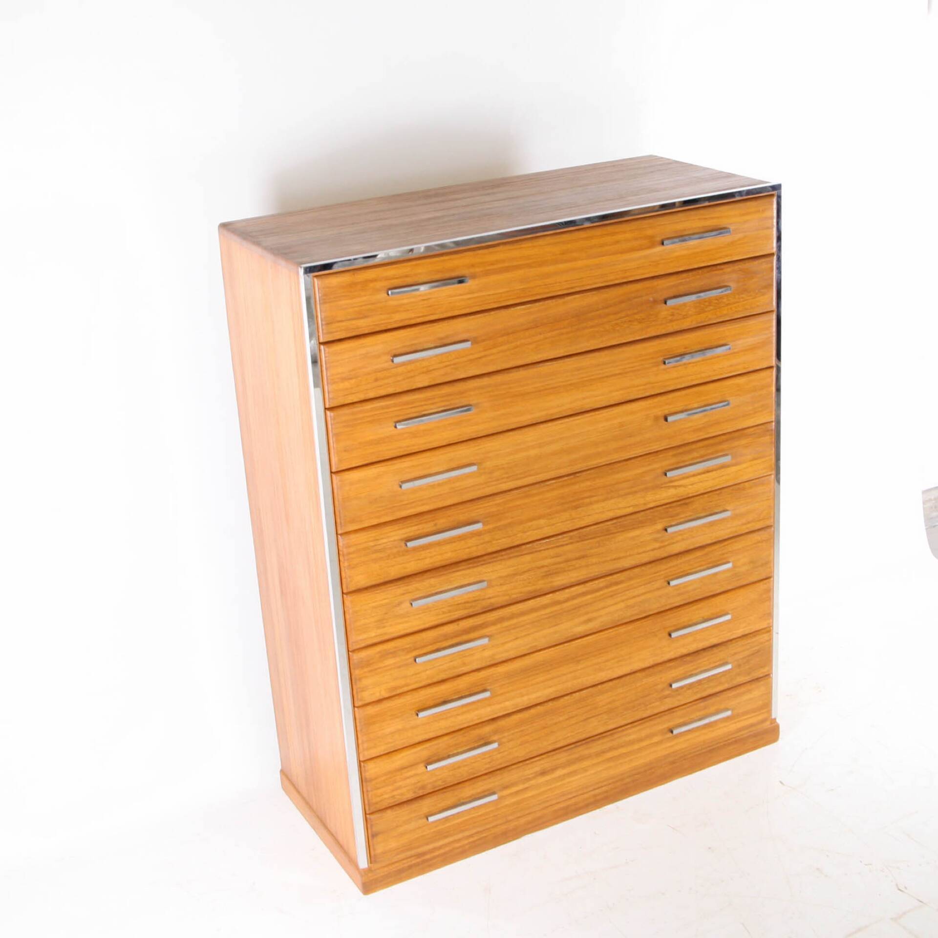 Japanese high commode