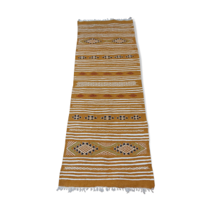 Tapis kilim couleur moutarde fait