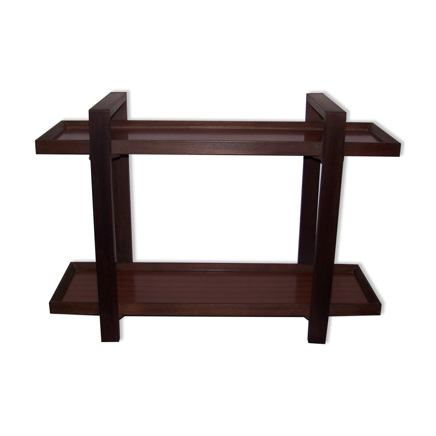 Standing shelf reconstruction of the 50s