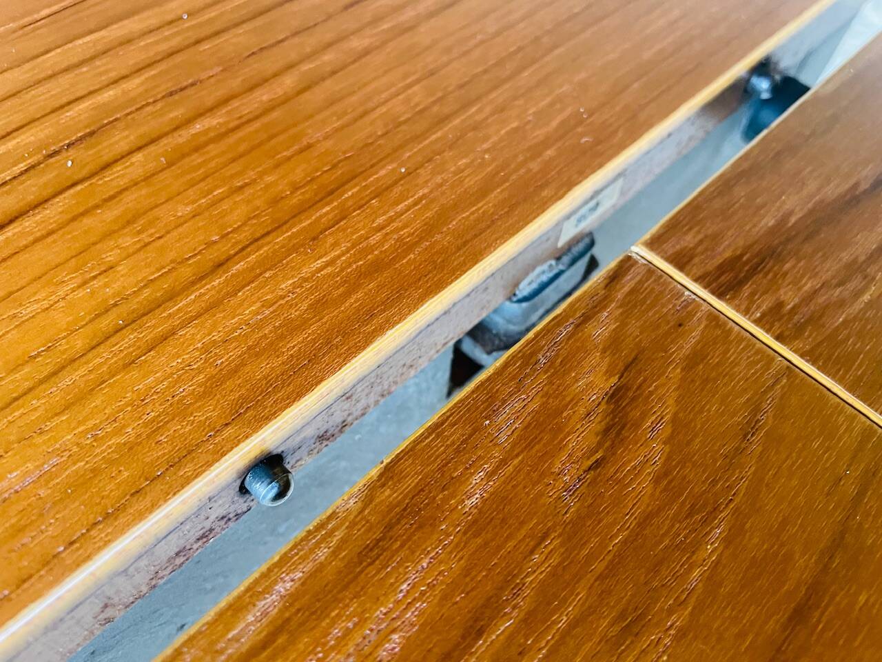 Extendable dining table in teak, butterfly extension by Van Pelt circa 1960.