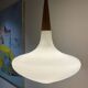 Suspension en opaline et teck Louis Kalff