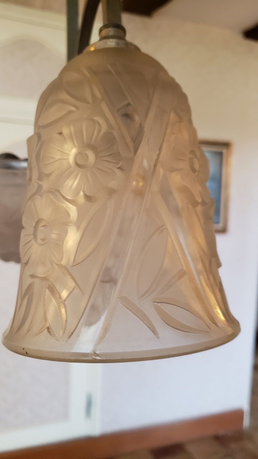 Art deco suspension molded glass