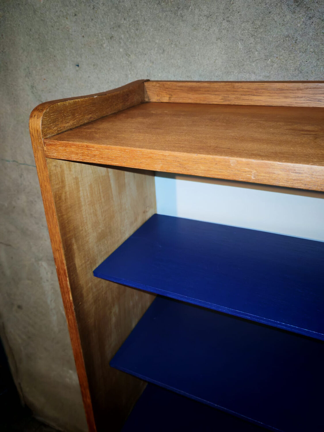 Perriand-style bookshelf unit