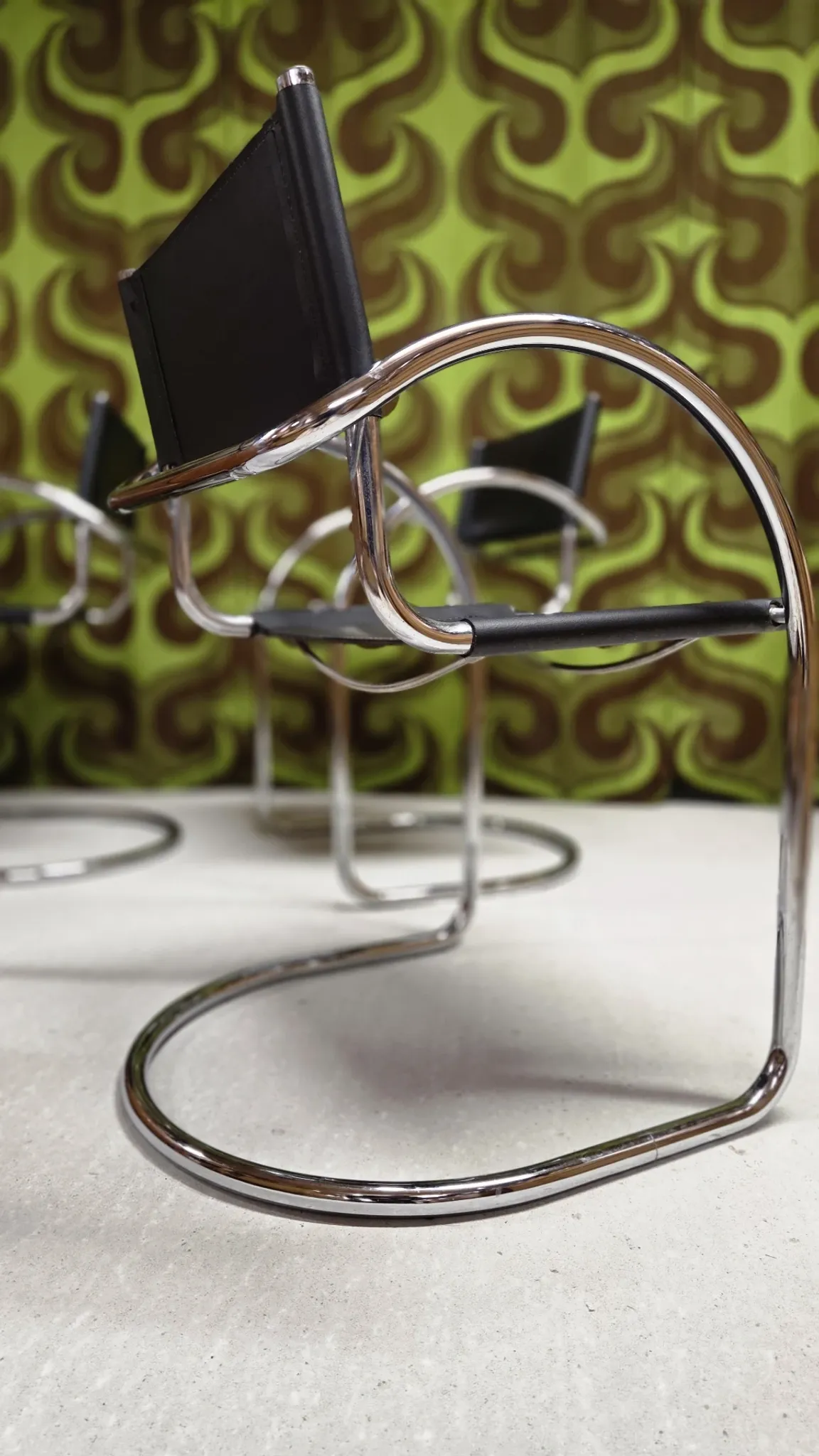 Set of 4 Bauhaus leather armchairs in chrome metal 1970/1980