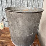 Ancient galvanized zinc laundry basin (133)