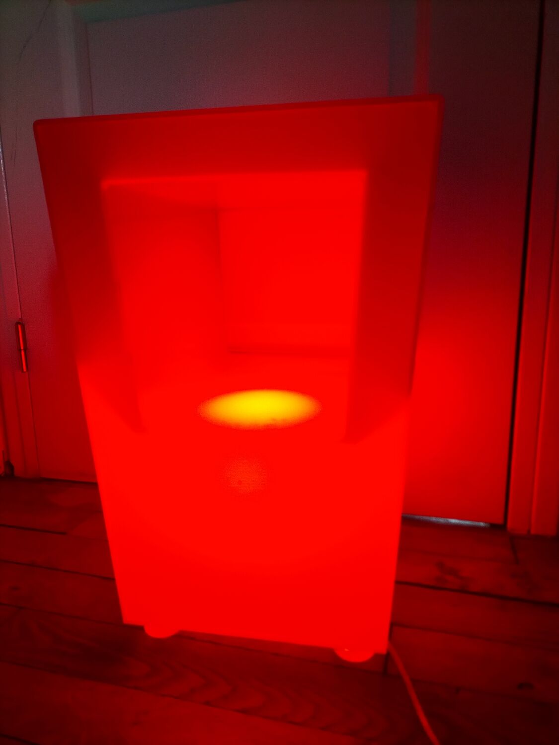 Table d'appoint ou de chevet lumineuse plexiglas