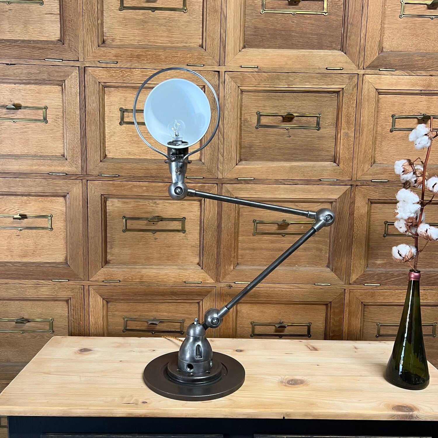 Lampe industriel  jieldé patiné