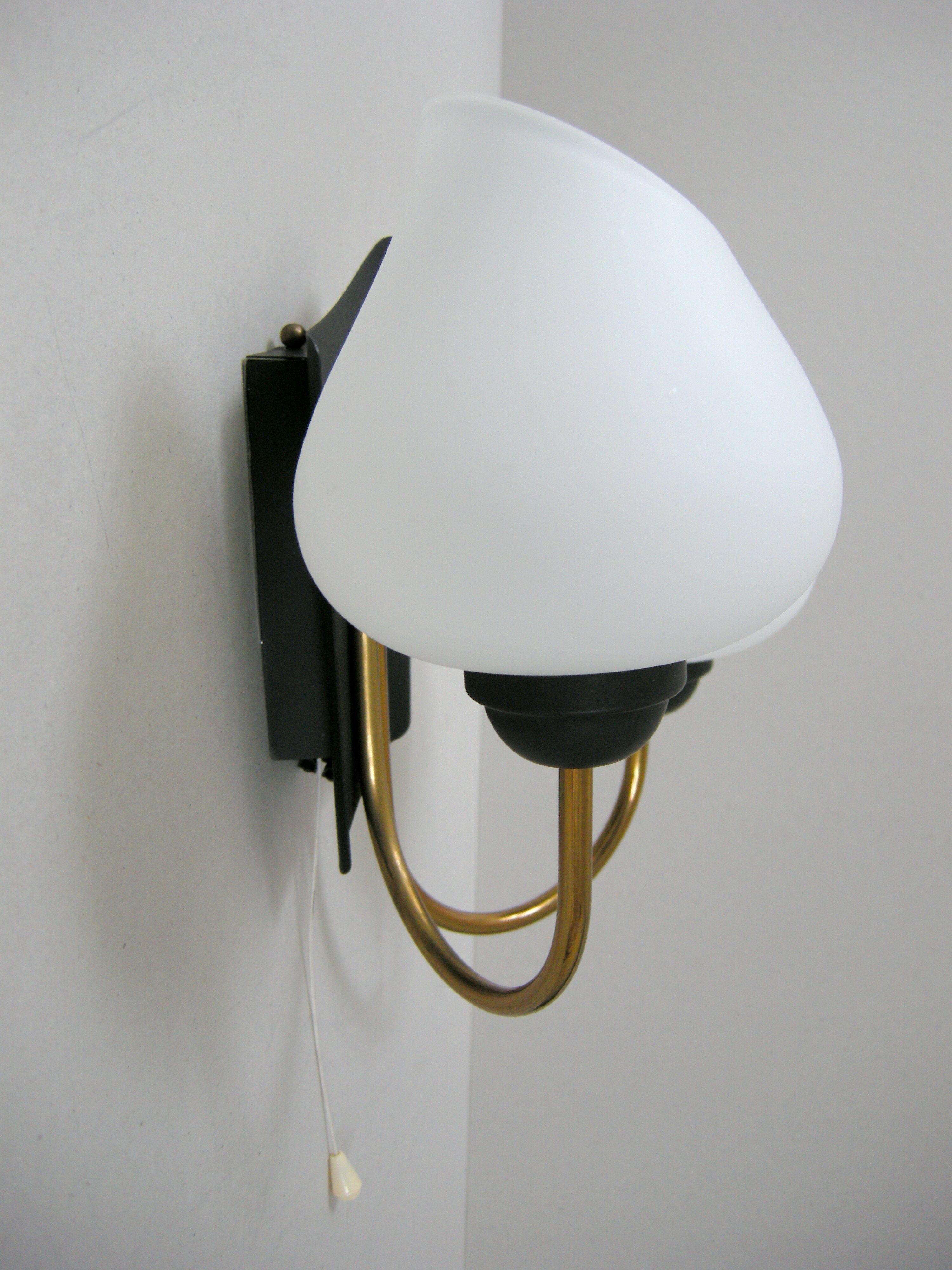 Vintage wall lamp 1950 brass, metal & glass