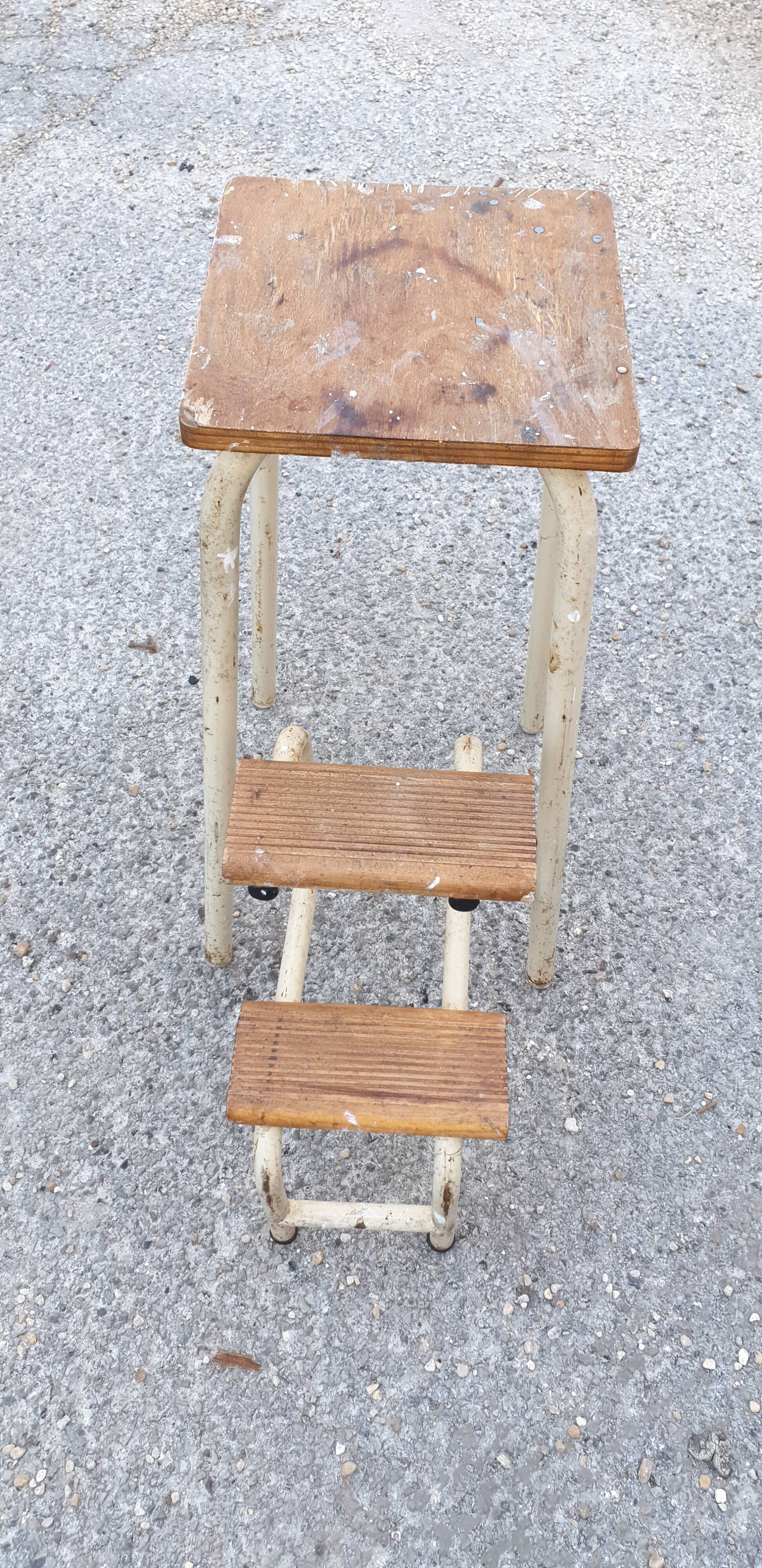 Stepladder stool
