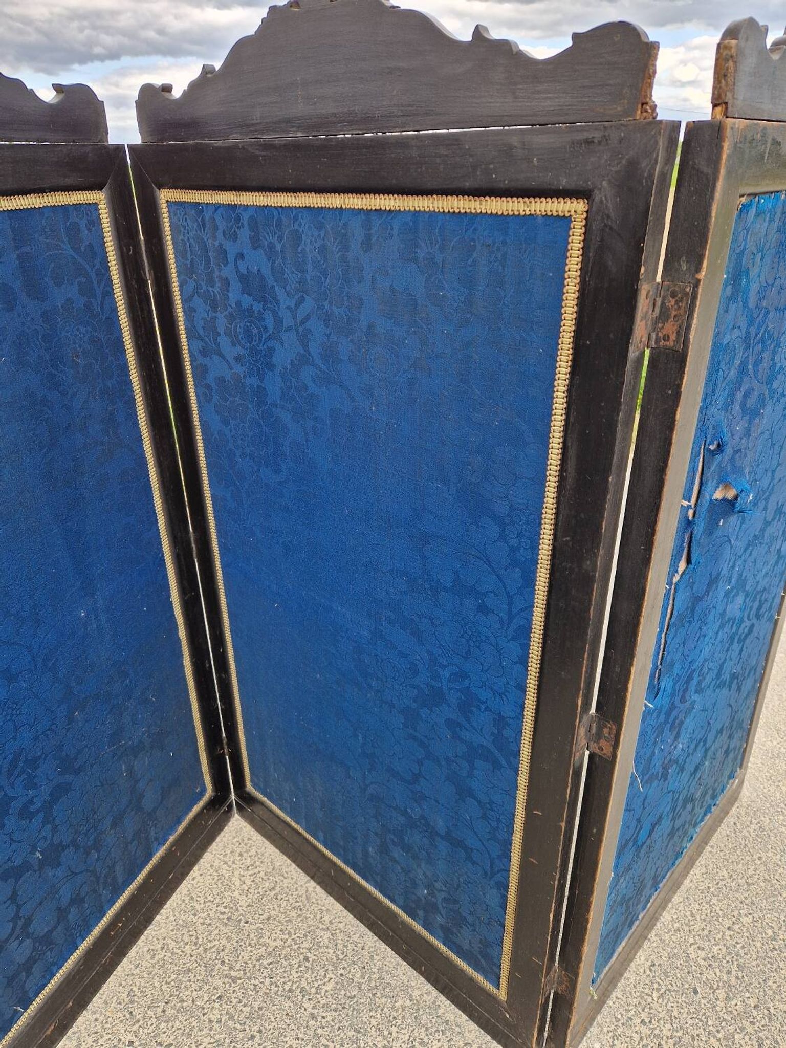 Folding screen in black-painted wood, 19th century